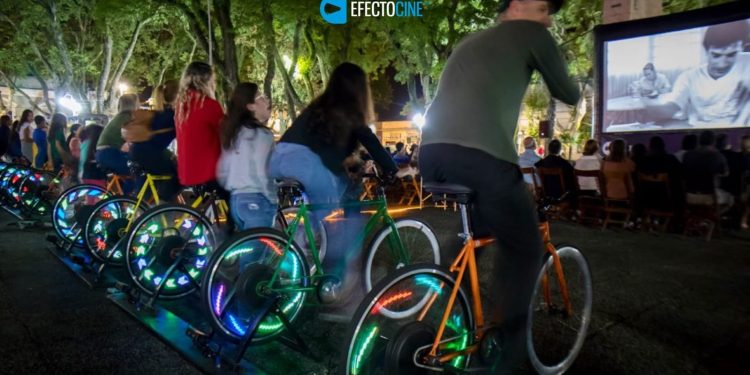 Cine a pedal: este lunes en Piriápolis, el martes en Punta Negra y el miércoles en Punta del Este