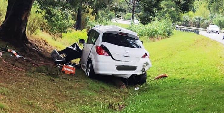 La Paloma: dos personas fallecieron al chocar contra un árbol el auto en el que viajaban