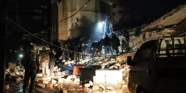 Más de un centenar de muertos y cientos de heridos en Siria tras terremoto en Turquía