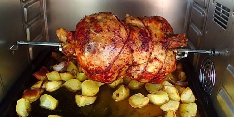 Atención Pan de Azúcar! Vuelven los pollos al spiedo con la receta del gordo De León; hacé tu pedido para el domingo!