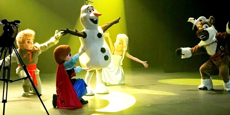 Tras el impresionante éxito en el Campus, el espectáculo infantil de Frozen y Sonic llega a San Carlos! Domingo 12 de mayo en el teatro Unión
