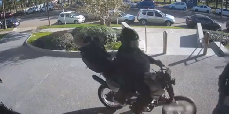 Rapiña a sanatorio Mautone quedó registrada en cámaras de seguridad; aquí el video