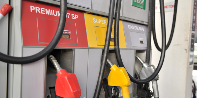 Desde la medianoche sube la nafta 1,5 pesos; se mantienen precios de gasoil y supergás