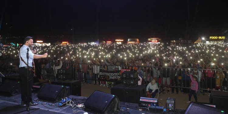 Lanzamiento de temporada en Maldonado convocó a más de 15 mil personas: Lucas Sugo cerró el espectáculo
