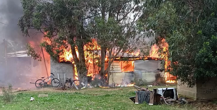 Piriápolis: se incendió una finca en Pueblo Obrero con perdidas totales; familia quedó con lo puesto y necesita la ayuda de la población