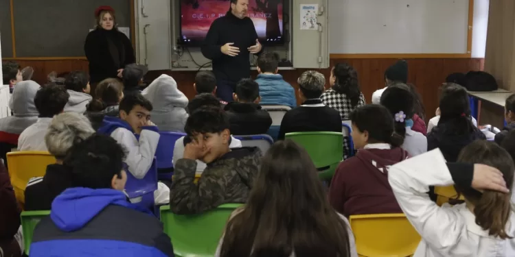 IDM continúa con las charlas en centros educativos para concientizar sobre el acoso escolar