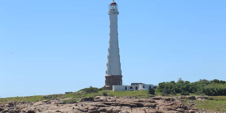 Intendente sobre Isla de Lobos y decisión de Ambiente: «Le ata las manos a cualquier proyecto de desarrollo»