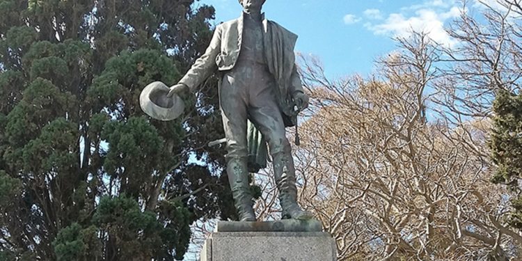 10 de octubre: designación de José Artigas como primer Jefe de los Orientales; desde Piriápolis se impulsa su conmemoración con día feriado