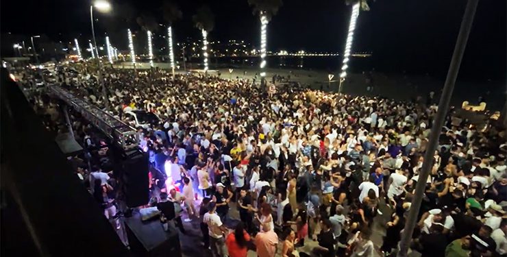 Piriápolis el destino del Verano 2025 recibió el Año Nuevo con fiestas multitudinarias