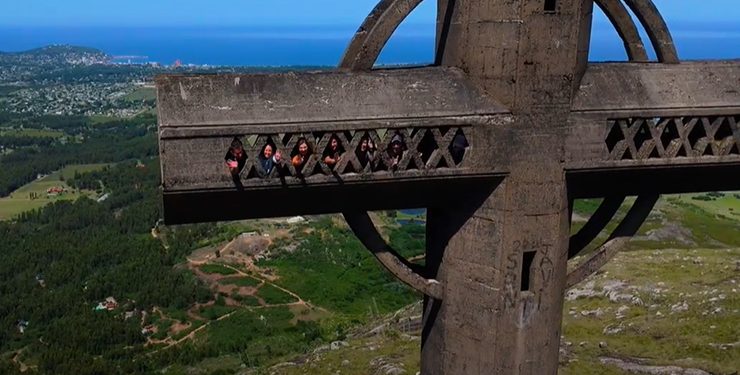 Piriápolis: expertos realizaron una evaluación técnica de la cruz del cerro Pan de Azúcar