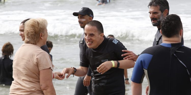 Nueva edición del surf inclusivo congregó a decenas de participantes