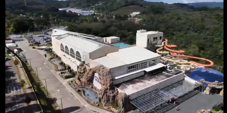 Blás reafirma Parque de Nieve en Punta del Este y anuncia parque de Aguas Calientes en Piriápolis