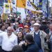 Multitudinaria caminata encabezaron Abella y Antía por San Carlos asegurando así el triunfo del domingo