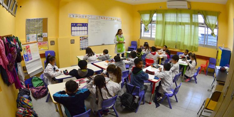 Unos 100.000 alumnos de escuelas públicas recibirán bono en julio