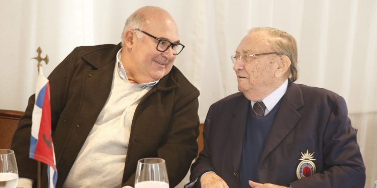 Regata Clipper llegará en octubre y Abella exhortó a darle importancia a las actividades marítimas