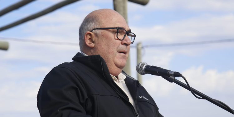 Intendente Abella inició gestiones con el gobierno para asegurar las transferencias a Maldonado