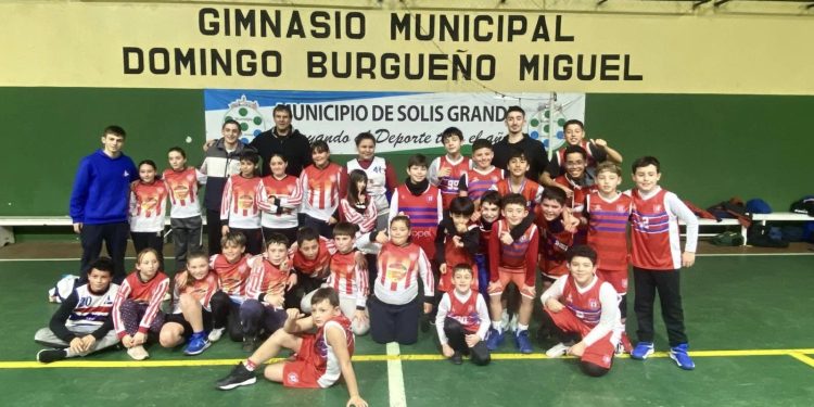 Primer Encuentro de Básquetbol en Gregorio Aznárez: una jornada de entusiasmo y formación