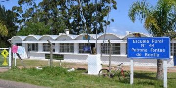 Alumnos de la Escuela Nº 44 reconstruyen la historia de su centro educativo y convocan a exalumnos y docentes