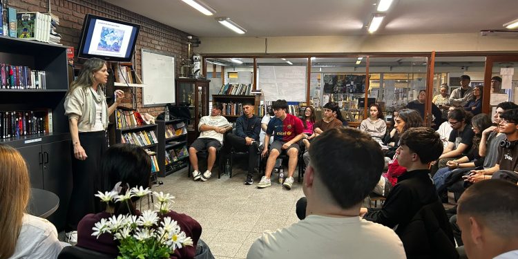 Destacada académica visitó el Liceo de Punta del Este