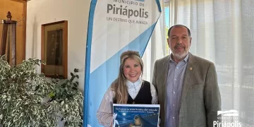 Piriápolis: Municipio recibió libro de Elena Escalada sobre Francisca