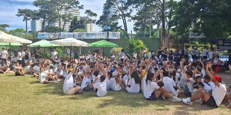 Fundación Tenis Uruguay brinda clases gratuitas en tres escuelas del departamento