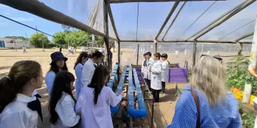 Plan Piloto de Huertas de la IDM se destaca en la Escuela Nº 27