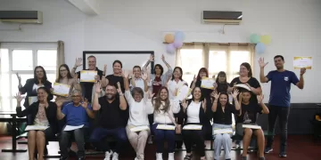 Alumnos del Taller de Lengua de Señas recibieron sus diplomas con gran emoción