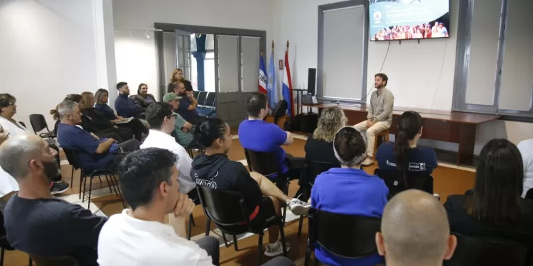 Intendente acompañó charla sobre gestión emocional dirigida a funcionarios del Municipio de Maldonado