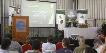 Abella resaltó el rol de los jóvenes y el compromiso con las cooperativas en la apertura del Consejo Directivo de CAF en San Carlos