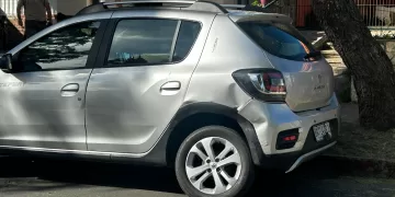 Ahora Piriápolis: reportan dos siniestros de tránsito en calle Misiones: uno involucra a móvil policial