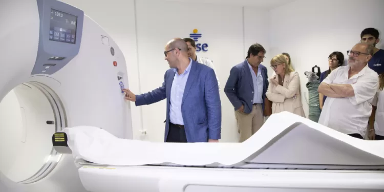 Lustemberg: Para finales de 2027, todos los hospitales departamentales de ASSE tendrán un tomógrafo propio
