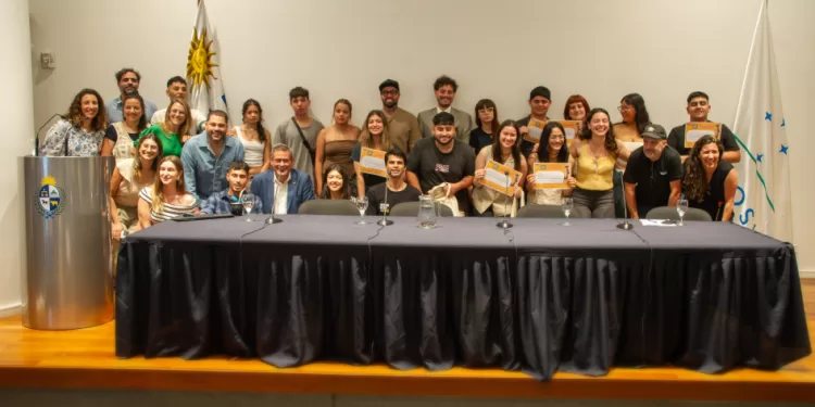 Concurso audiovisual para prevenir consumo problemático de drogas distinguió 17 proyectos