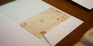 Uruguay recupera documentos históricos restituidos por Argentina en un acto de cooperación regional