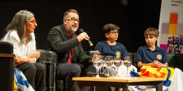 Secundaria reconoció a más de 300 liceales con actuaciones destacadas en 2025