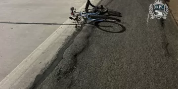 Siniestro de tránsito en Montevideo deja un ciclista fallecido tras ser embestido por vehículo que se da a la fuga