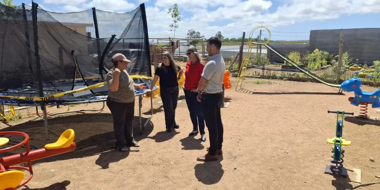 Referentes de Políticas Sociales de la IDM entregaron donaciones a merenderos del barrio Los Caracoles